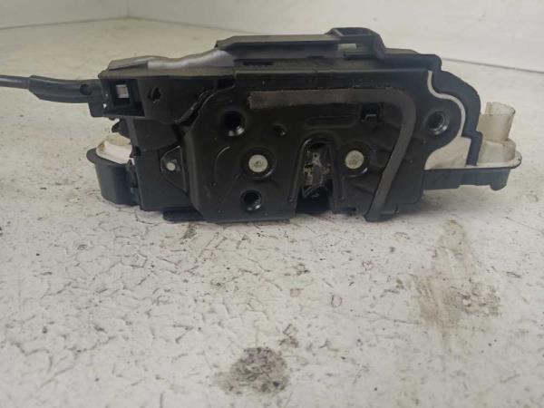 SERRURE DE PORTE AVANT GAUCHE VW UP/ SEAT MII/ SKODA CITIGO 2011-2021 - Vue 3